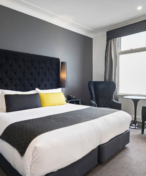 IHM BegraviaValleyViewRoom 500x6001 - Blue Mountains Hotels
